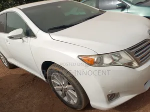 Toyota Venza 2011 White