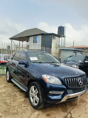 Mercedes-Benz M Class ML350 4MATIC 4dr SUV AWD (3.5L 6cyl 7A) 2015 Blue