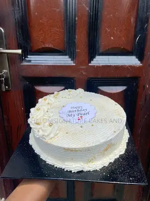 10” Moist Vanilla Cake