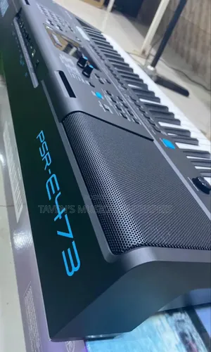 Yamaha PSR-E473 Keyboard