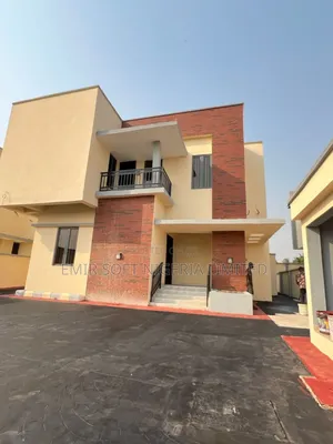 3bdrm Duplex in Oluyole for sale