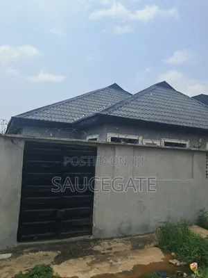 3bdrm Bungalow in Satellite Town Close for sale