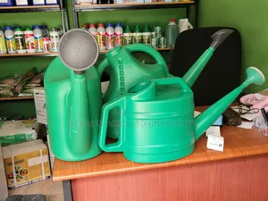 Watering Can - Durable Plastic Watering Can for Spraying 10l and 16l