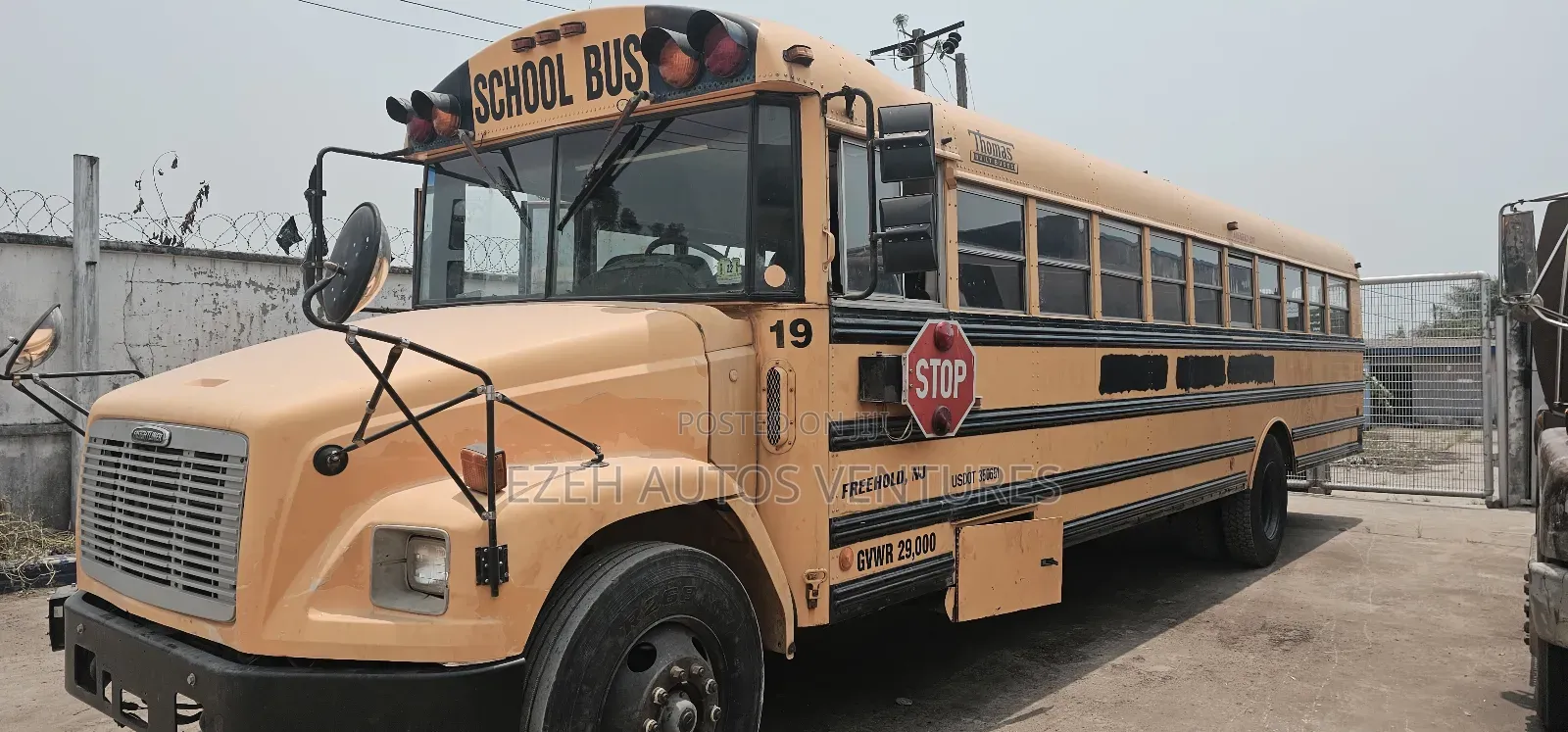 Freightliner M2 2007 Yellow