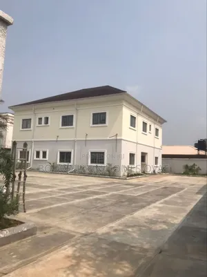 3bdrm Apartment in Lekki Phase 1 for rent