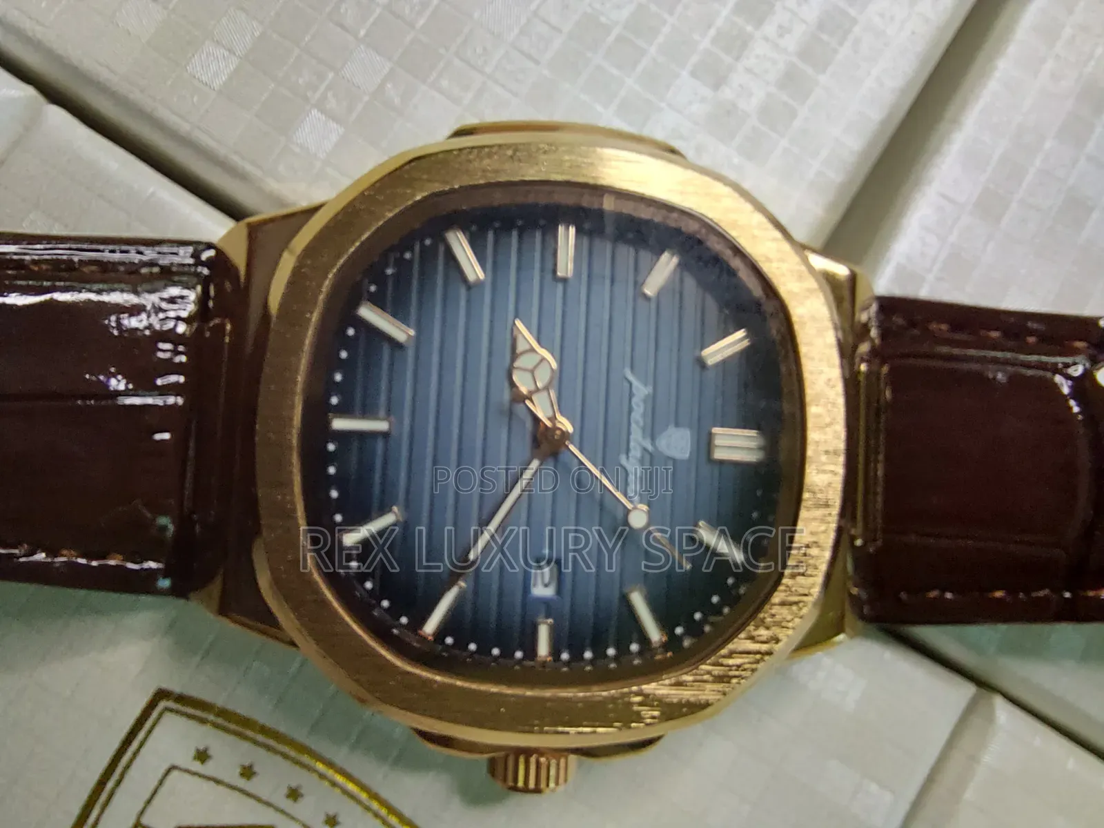 Poedagar Leather Watch