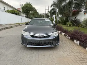 Toyota Camry LE 4dr Sedan w/Prod. End 11/13 (2.5L 4cyl 6A) 2014 Gray