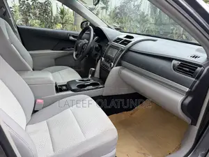 Toyota Camry LE 4dr Sedan w/Prod. End 11/13 (2.5L 4cyl 6A) 2014 Gray