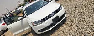 Volkswagen Jetta 4dr Sedan (2.0L 4cyl 5M) 2014 White