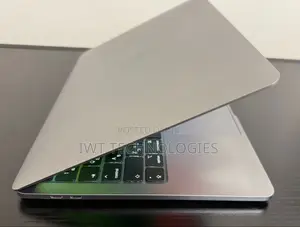 Laptop Apple MacBook Pro 2020 M1 8GB Intel Core i5 SSD 256GB