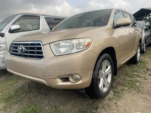 Toyota Highlander Limited 2010 Gold
