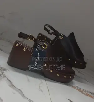 Studded Wedge Sandals -Brown