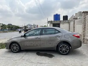 Toyota Corolla LE ECO w/Package 1 4dr Sedan (1.8L 4cyl CVT) 2017 Brown