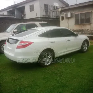 Honda Accord Crosstour 2012 Off white