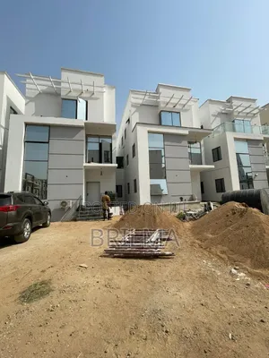 5bdrm House in Dawaki for rent