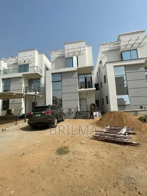 5bdrm House in Dawaki for rent