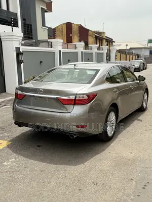 Lexus ES 2015 Gray