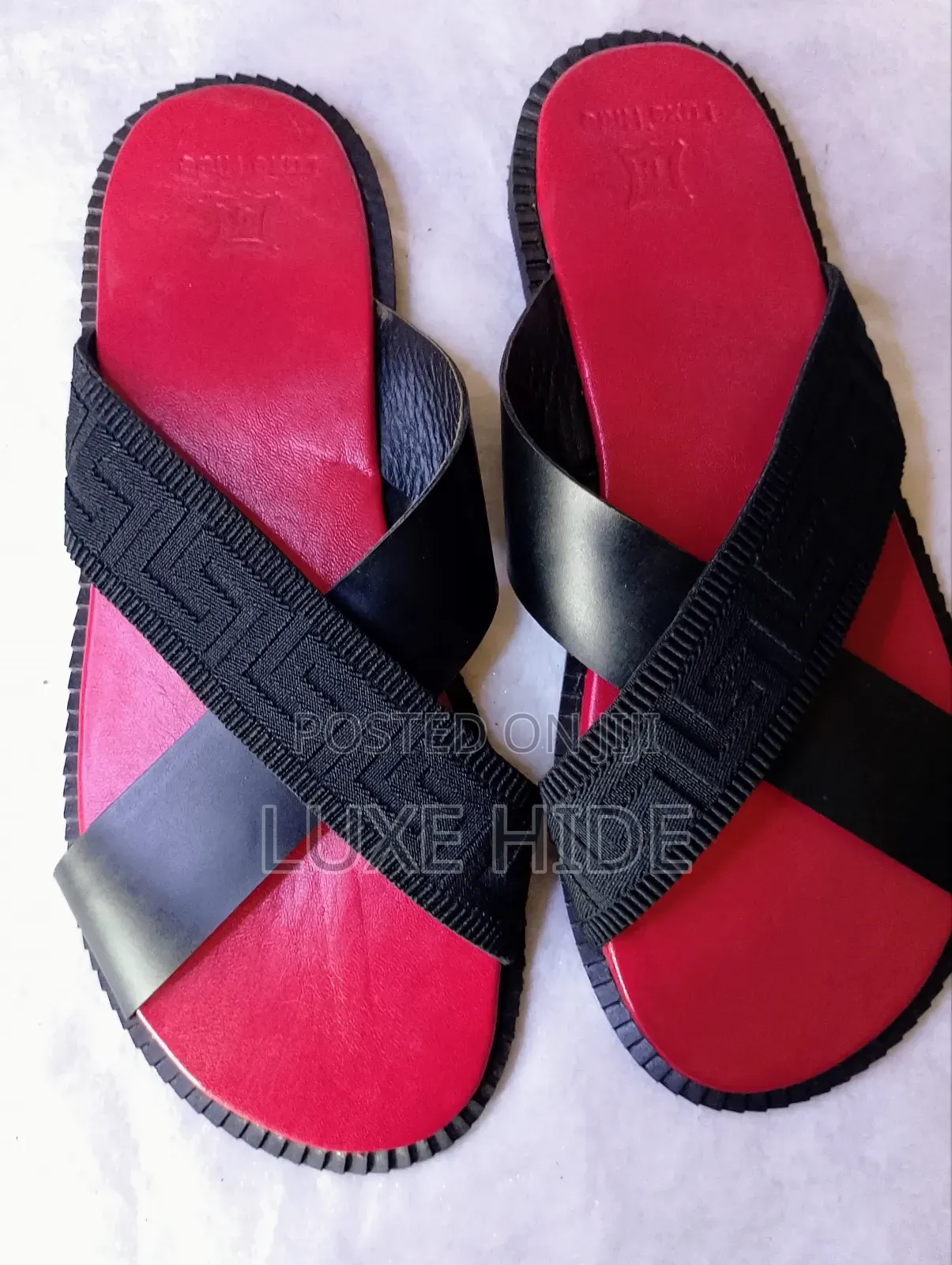 Men's Red Insole Geometric Pattern Cross Slippers