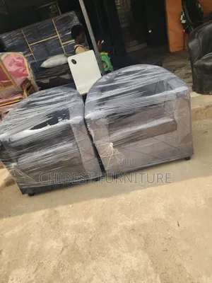Padded Sofa Couch Made With Topnotch Materials