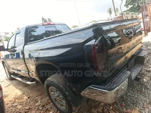 Toyota Tundra 2015 Black