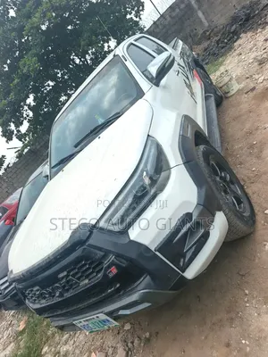 Toyota Hilux 2022 White