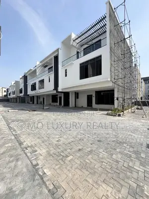 4bdrm Townhouse / Terrace in Ikate for rent