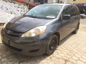 Toyota Sienna CE 2009 Gray