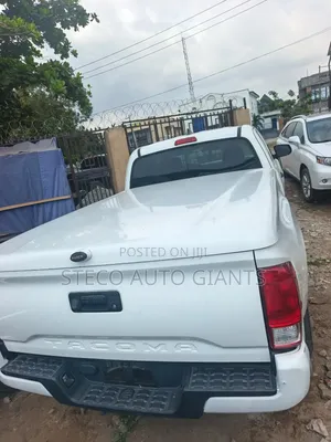 Toyota Tacoma 2017 White