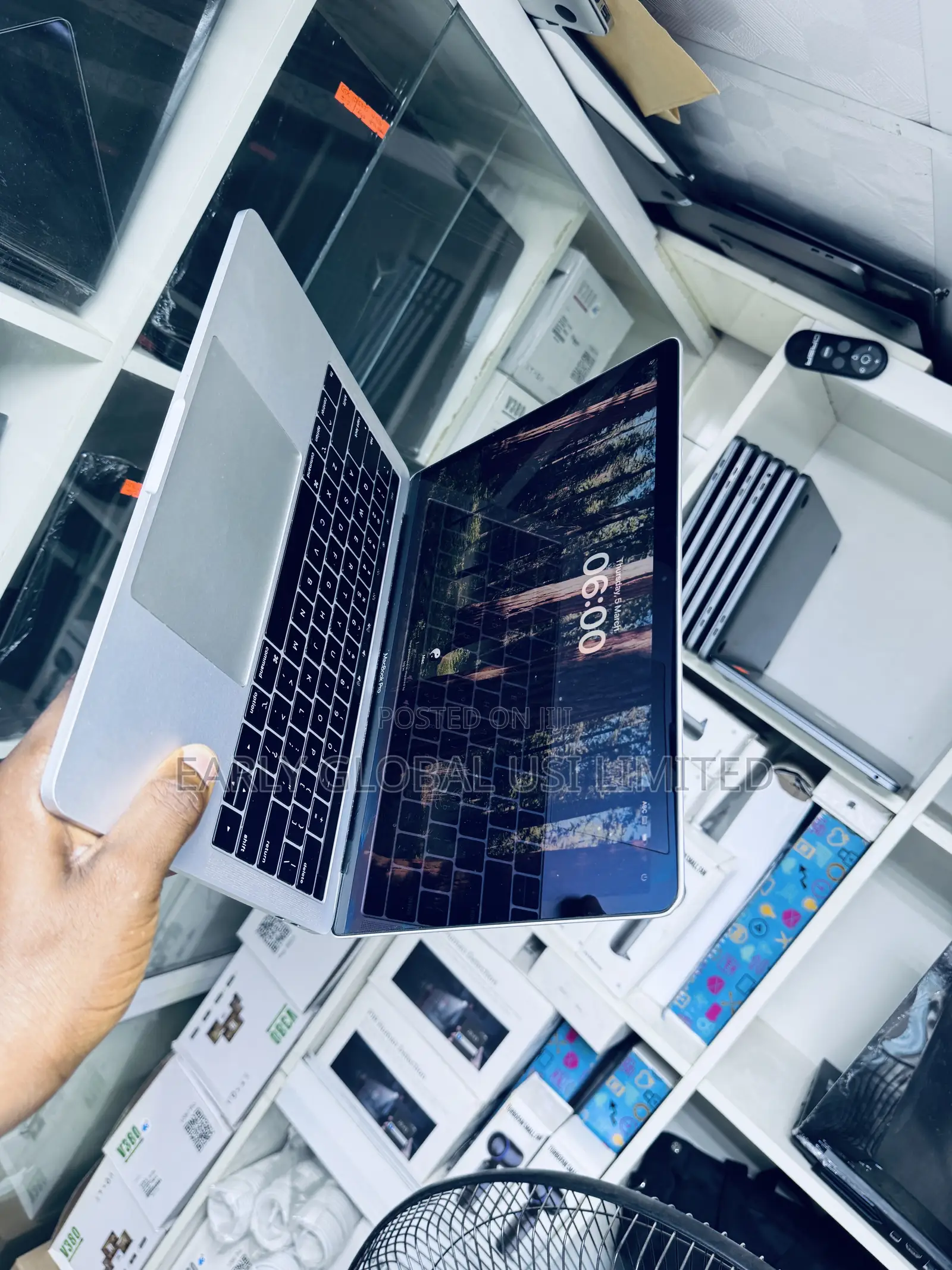 Laptop Apple MacBook Pro 2019 8GB Intel Core i5 SSD 256GB