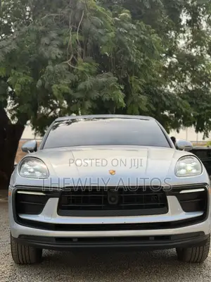 Porsche Macan Base AWD 2023 Silver