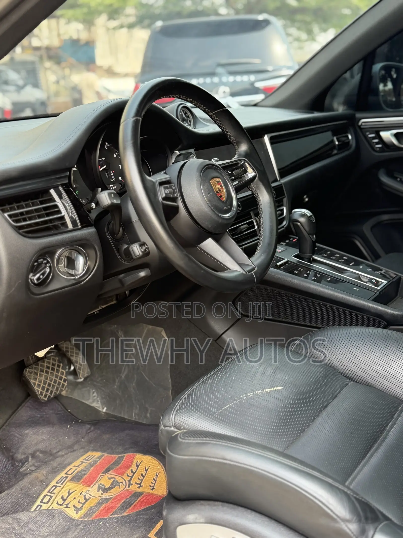 Porsche Macan Base AWD 2023 Silver