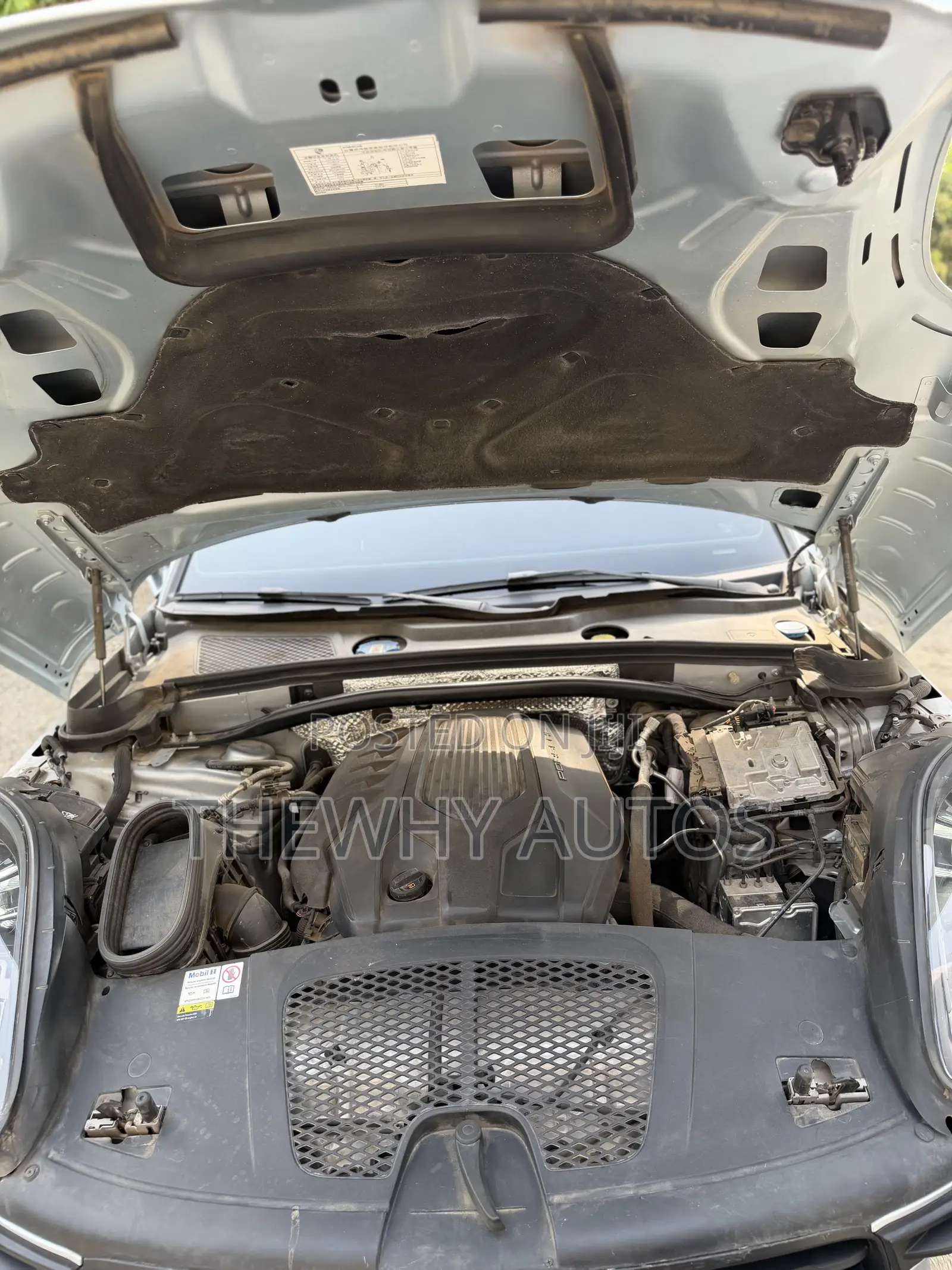Porsche Macan Base AWD 2023 Silver