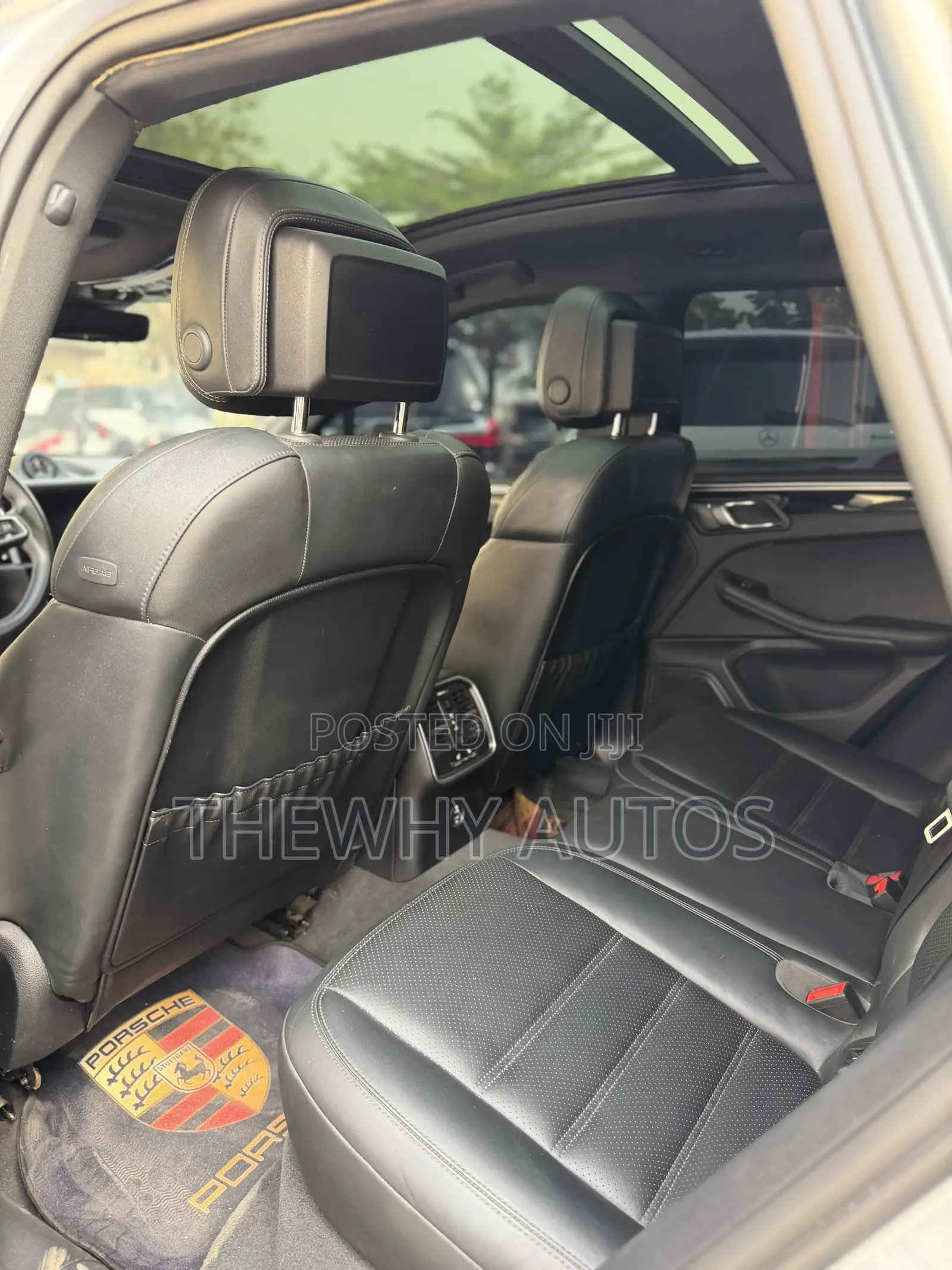 Porsche Macan Base AWD 2023 Silver