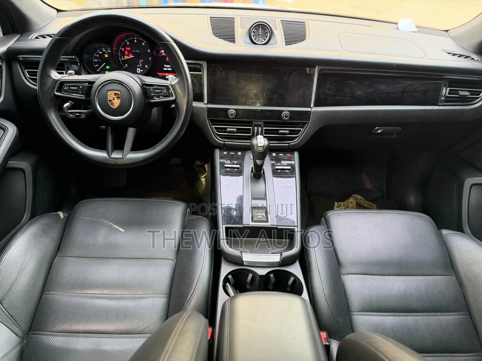 Porsche Macan Base AWD 2023 Silver