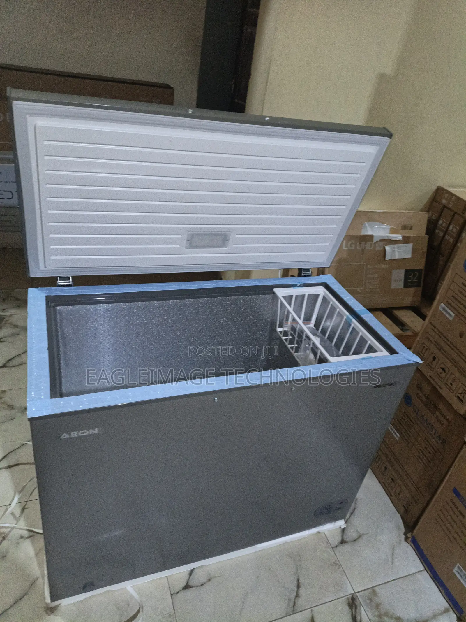 Efficient Compressor: Aeon Acf250gk Freezer