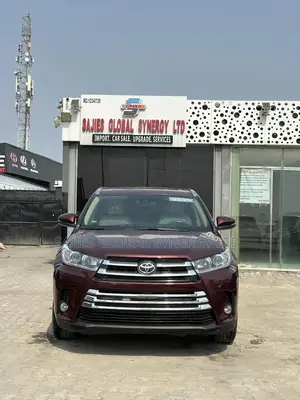 Toyota Highlander XLE 2019 Burgundy