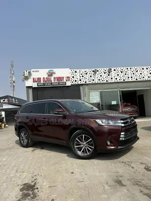 Toyota Highlander XLE 2019 Burgundy