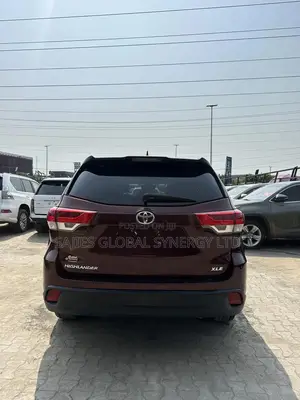 Toyota Highlander XLE 2019 Burgundy