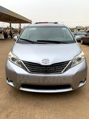 Toyota Sienna XLE 7 Passenger 2011 Silver