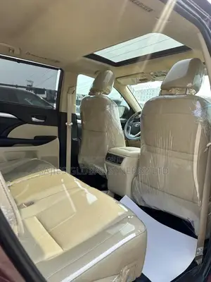 Toyota Highlander XLE 2019 Burgundy