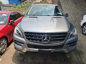 Mercedes-Benz M Class ML350 4dr SUV (3.5L 6cyl 7A) 2015 Gray