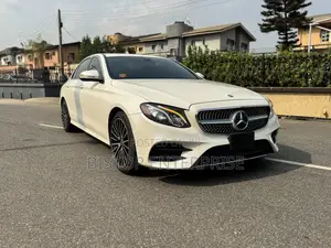 Mercedes-Benz E300 4Matic AWD Sedan (2.0L 4cyl 9A) 2017 White