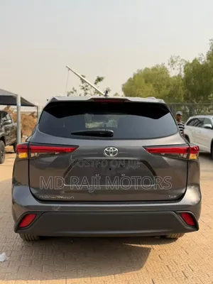 Toyota Highlander XLE 2021 Gray