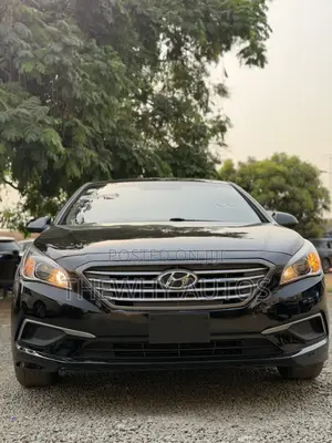 Hyundai Sonata Base Sedan FWD (2.4L 4cyl 6A) 2017 Black