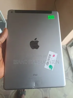 Apple iPad 9.7 32 GB Black