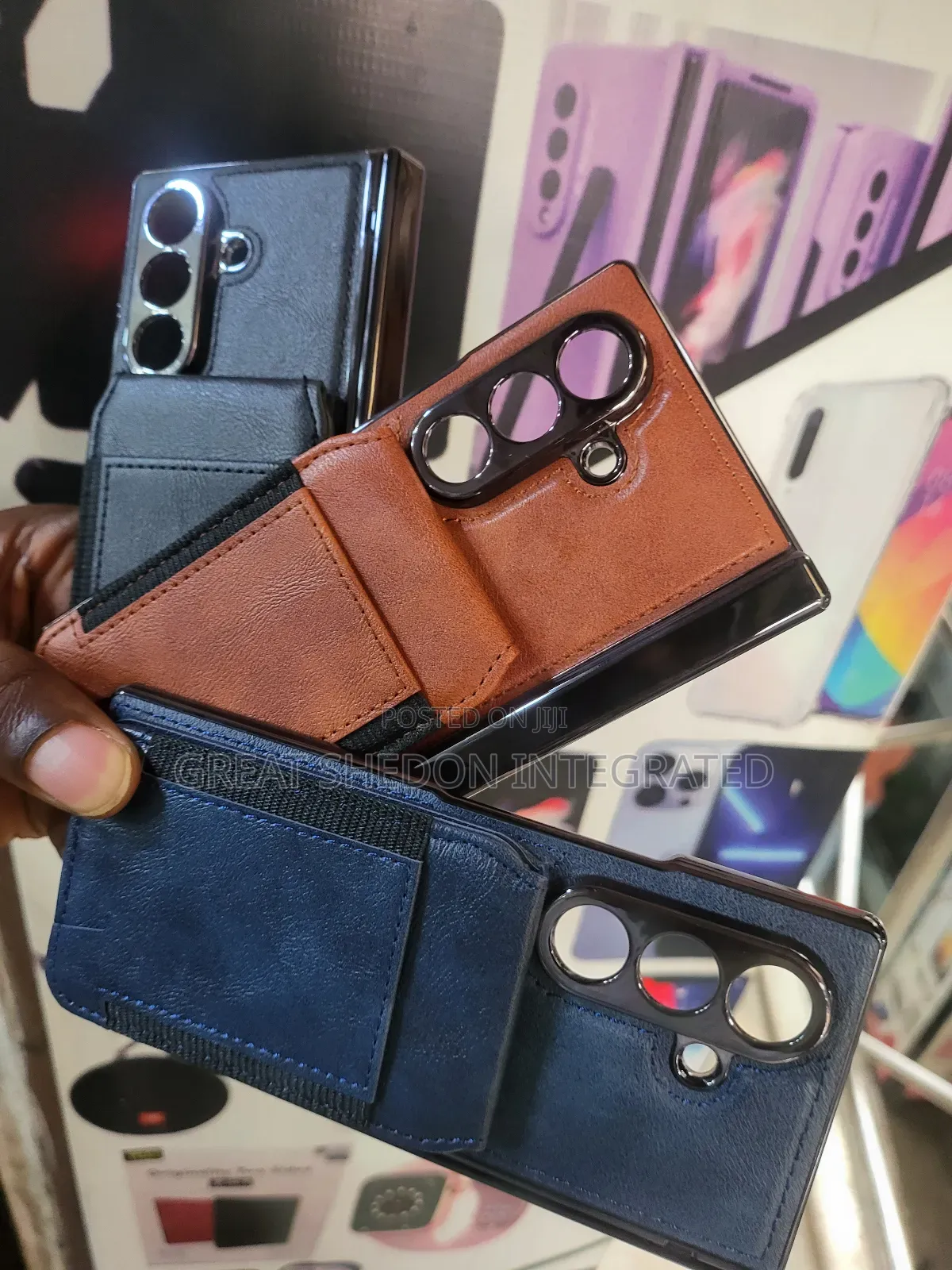 Fold 7 to 3 Leather Case With Magsafe Wallet