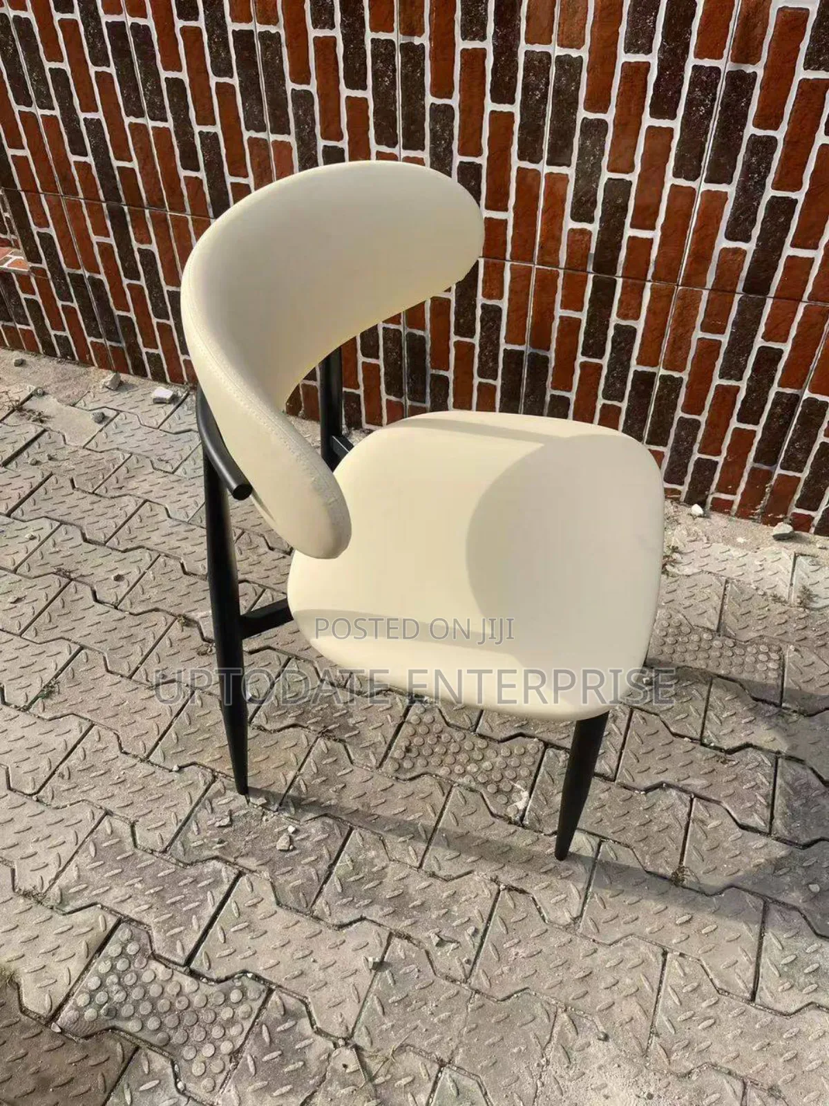Minimalist Dining Chair