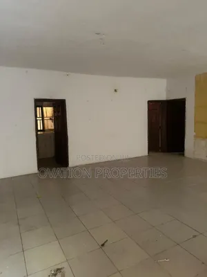 3bdrm Block of Flats in College Road, Ogba GRA for sale