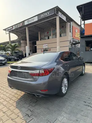 Lexus ES 2016 Gray