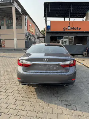 Lexus ES 2016 Gray